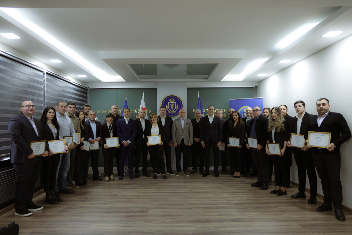 საგამოძიებო სამსახურის უფროსმა უწყების თანამშრომლები დააჯილდოვა
