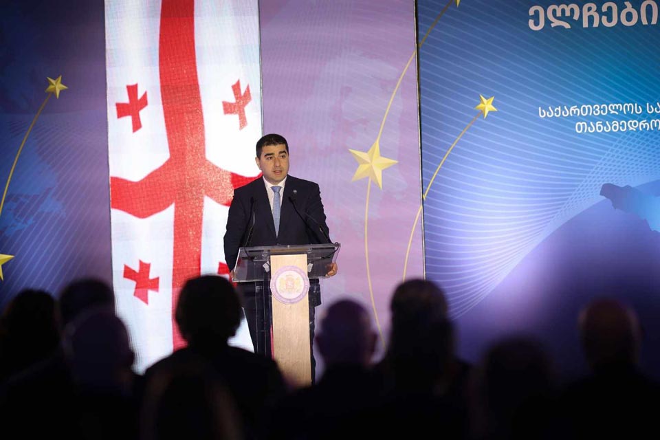 შალვა პაპუაშვილი - ძვირფასო ელჩებო, ერთად შევძლებთ იმ პოლიტიკის განხორციელებას, რომელიც ჩვენი ქვეყნის მშვიდობაზე, უსაფრთხოებასა და კეთილდღეობაზე იქნება ორიენტირებული
