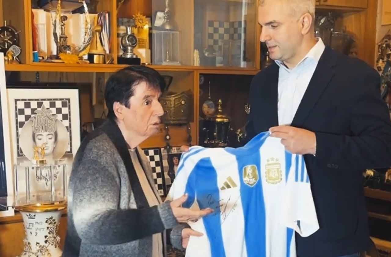 ლიონელ მესიმ ნონა გაფრინდაშვილს არგენტინის ნაკრების მაისური გამოუგზავნა [ვიდეო] #1TVSPORT