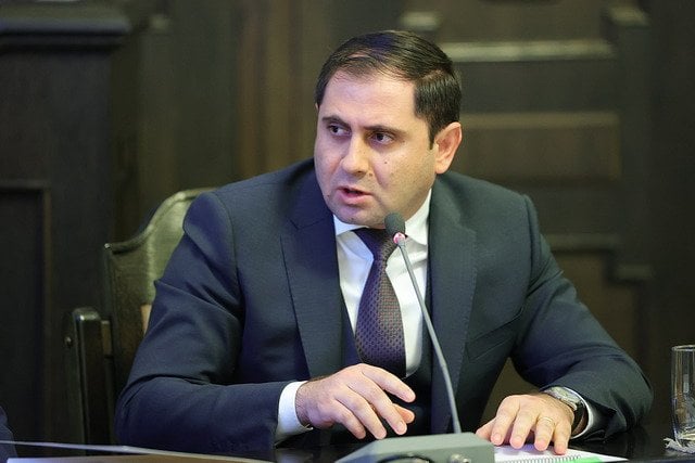 სომხეთის თავდაცვის მინისტრი აცხადებს, რომ აზერბაიჯანის ხელისუფლებას მილიტარისტული რიტორიკა აქვს