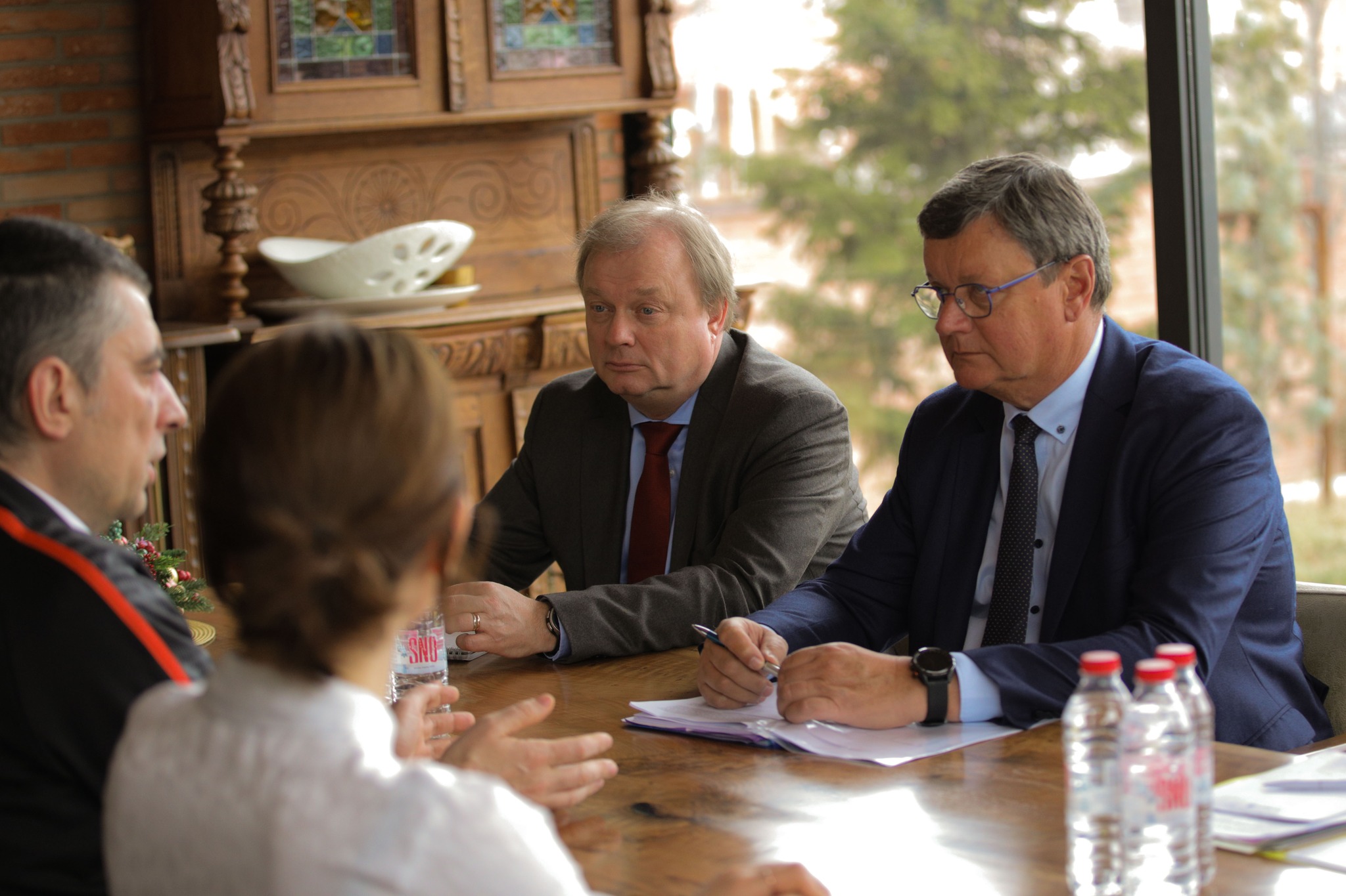 პარტია „საქართველოსთვის“ ცნობით, საქართველოში ვიზიტით მყოფი ევროპის საბჭოს საპარლამენტო ასამბლეის მონიტორინგის კომიტეტის თანამომხსენებლები გიორგი გახარიას სახლში ეწვივნენ