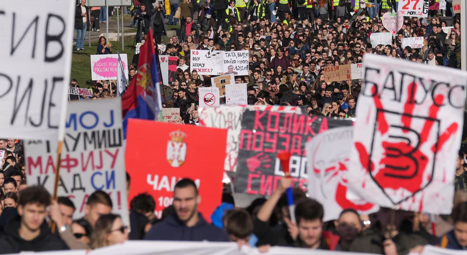 სერბეთში მიმდინარე აქციების მონაწილეები აცხადებენ, რომ, ქვეყნის პრემიერ-მინისტრის გადადგომის მიუხედავად, ანტისამთავრობო აქციები გაგრძელდება