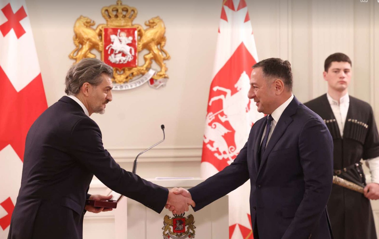 საქართველოს პრეზიდენტმა შინაგან საქმეთა მინისტრი და პოლიციის სხვა ხელმძღვანელი პირები ღირსების ორდენით დააჯილდოვა