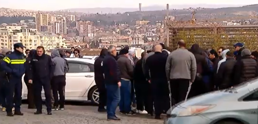 რესპუბლიკის მოედანზე „ბოლტის“ მძღოლებმა აქცია გამართეს