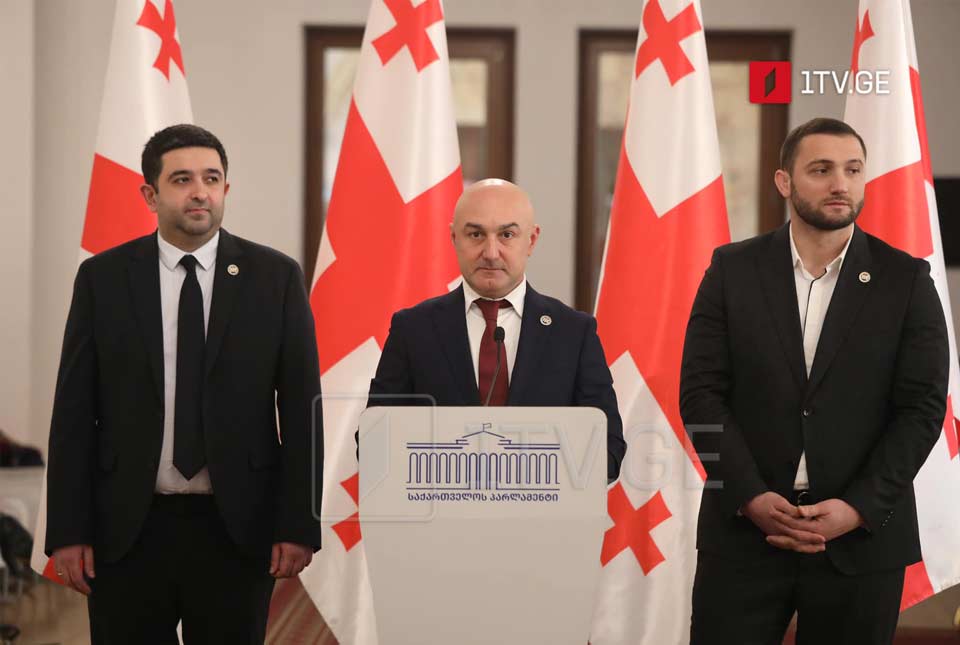 ილია ინჯიამ, ვარლამ ლიპარტელიანმა და ნიკა ელისაშვილმა ერთობლივი ბრიფინგი გამართეს და განაცხადეს, რომ ოპოზიციურ საპარლამენტო პოლიტიკურ ჯგუფს ქმნიან