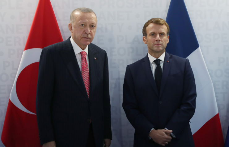 რეჯეფ თაიფ ერდოღანმა ემანუელ მაკრონთან სატელეფონო საუბრისას განაცხადა, რომ ევროკავშირის მიერ სირიის წინააღმდეგ სანქციების შეჩერება სწორი გადაწყვეტილება იყო