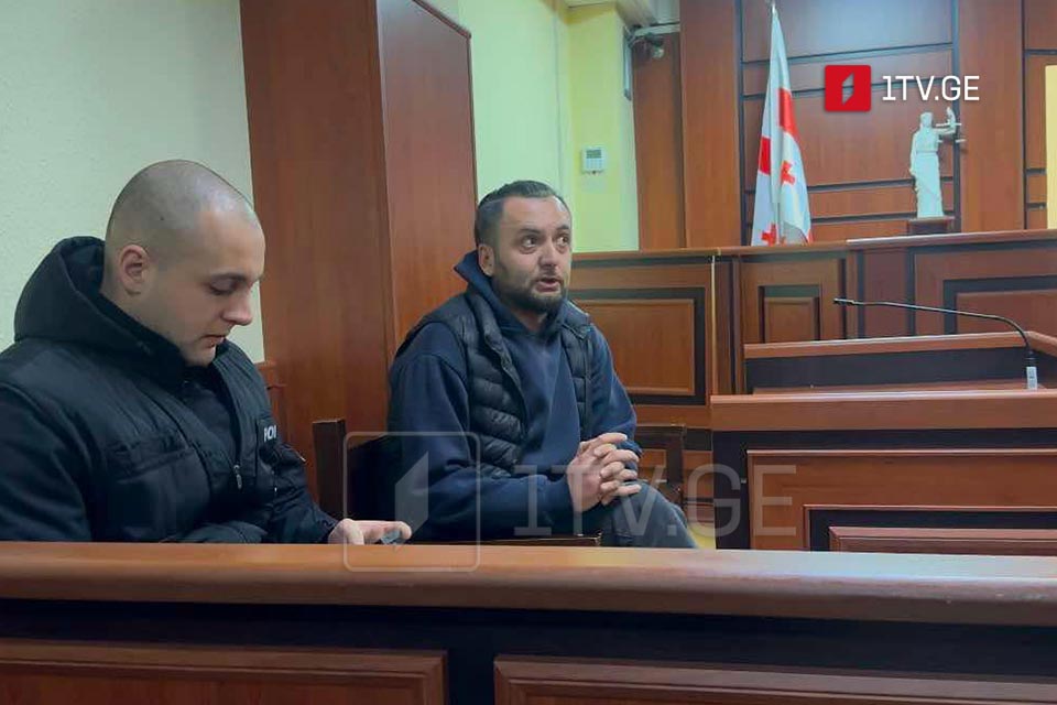 თბილისის საქალაქო სასამართლომ „ტვ პირველის“ ოპერატორ ლაშა ჯიოშვილს 2500-ლარიანი ჯარიმა დააკისრა