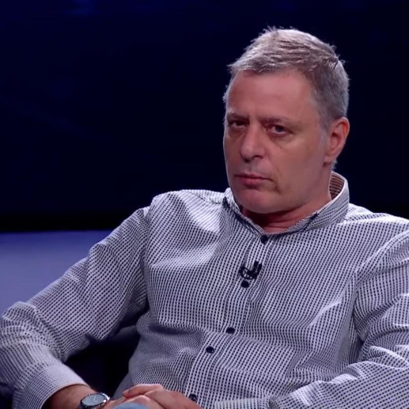 სანდრო ცნობილაძე აცხადებს, რომ მის საცხოვრებელ სახლში ჩხრეკის ჩატარება საპროტესტო აქციებზე აქტიურობას უკავშირდება
