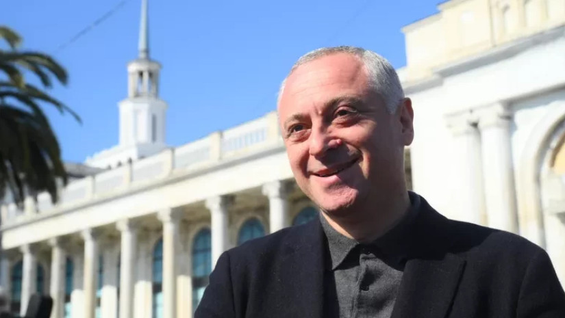 ოკუპირებული აფხაზეთის ე.წ. ცენტრალური საარჩევნო კომისიის მონაცემებით, ე.წ. საპრეზიდენტო არჩევნების მეორე ტურში ბადრა გუნბამ ხმების 54,73 % დააგროვა
