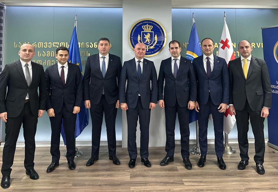 საგამოძიებო სამსახურის უფროსი მოადგილეებსა და შემოსავლების სამსახურის ხელმძღვანელ პირებთან ერთად, სომხეთის სახელმწიფო შემოსავლების კომიტეტის დელეგაციას შეხვდა