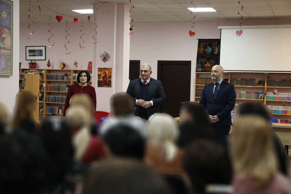 მიხეილ სარჯველაძემ ქალთა პენიტენციურ დაწესებულებაში ქალბატონებს 8 მარტი მიულოცა