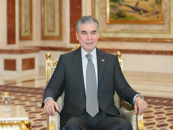 თურქმენეთის ყოფილი პრეზიდენტი - თურქმენეთი მზად არის ევროპელ პარტნიორებთან მჭიდრო მუშაობისთვის ბუნებრივი აირის მიწოდების საკითხზე, ერთ-ერთი გზა ტრანსკასპიური მარშრუტის განხორციელებაა