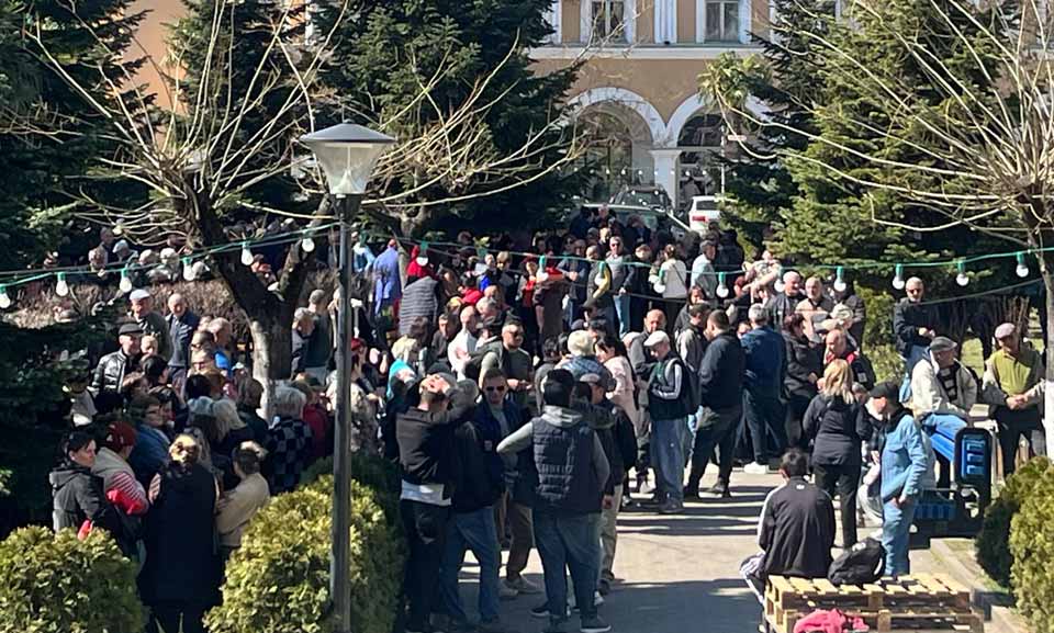 ჭიათურაში მაღაროელების პროტესტი გრძელდება