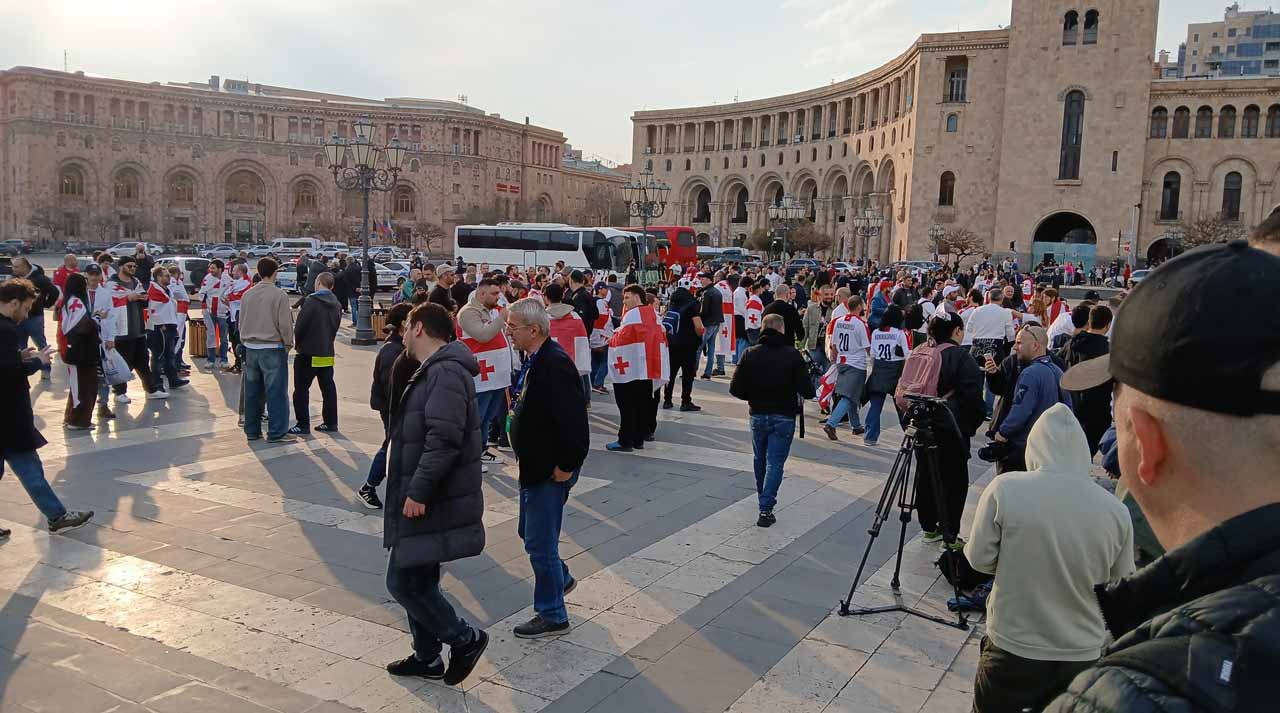 ერთა ლიგის პლეი ოფი | საქართველოს ნაკრების ქომაგებმა ერევანში მსვლელობა მოაწყვეს [ვიდეო] #1TVSPORT