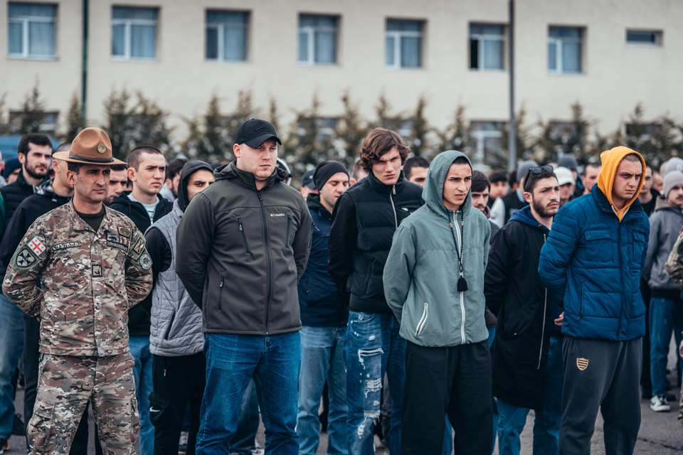წვევამდელთა ეროვნულ სამხედრო სამსახურში 8-თვიანი ვადით გაწვეული და ნებაყოფლობით დარეგისტრირებული პირების სამხედრო მომზადება დაიწყო