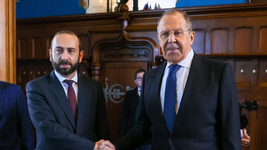 რუსეთისა და სომხეთის საგარეო საქმეთა მინისტრებმა სომხეთ-აზერბაიჯანს შორის სამშვიდობო შეთანხმების ტექსტზე მიღწეული პროგრესი განიხილეს