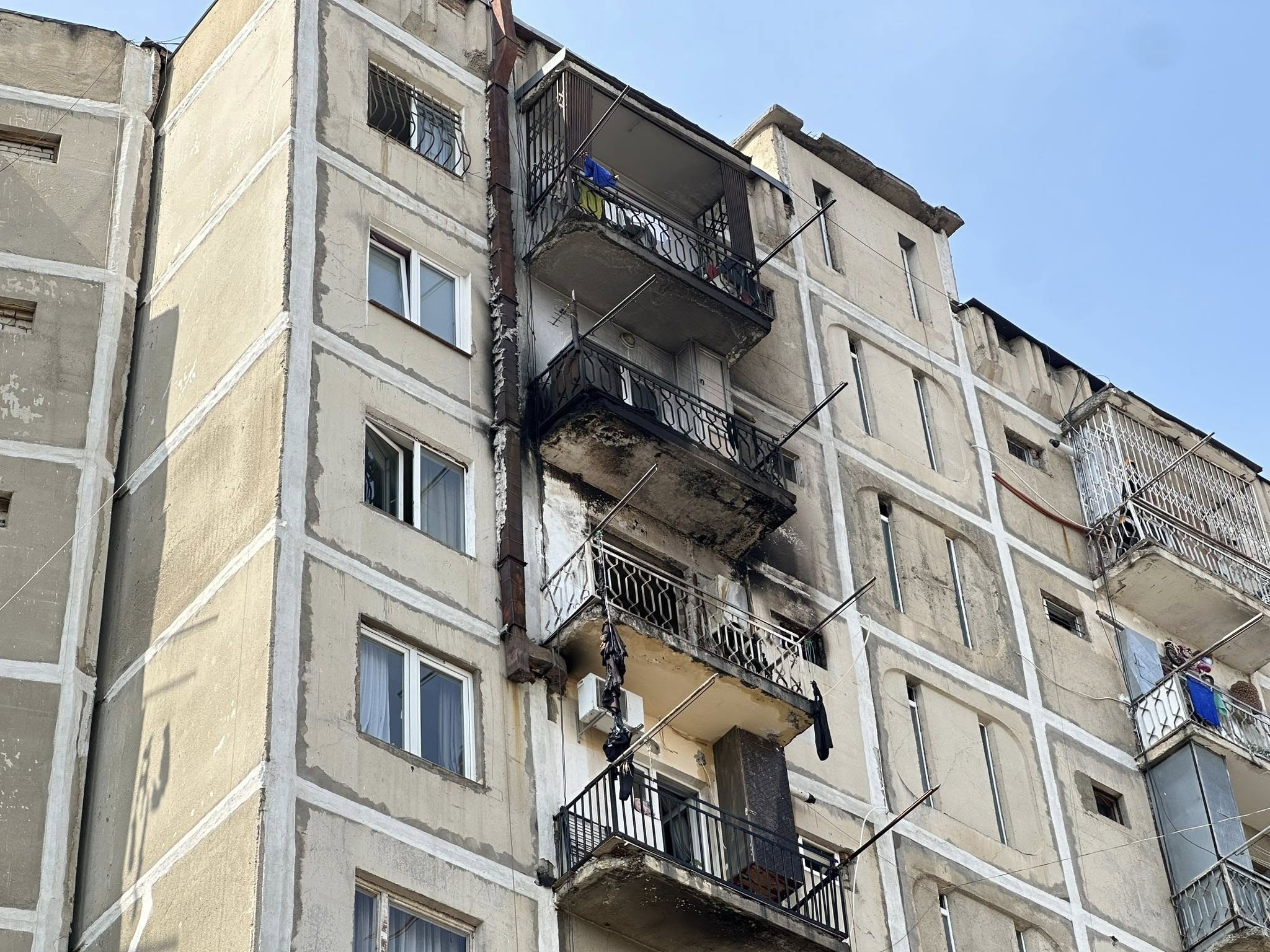 ვარკეთილში, საცხოვრებელ კორპუსში ხანძრის შედეგად ერთი ადამიანი დაიღუპა