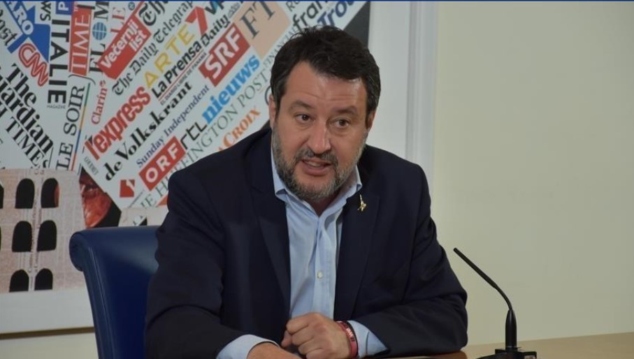 მატეო სალვინიმ მარინ ლე პენისთვის სასამართლოს მიერ გამოტანილ განაჩენს „ცუდი ფილმი“ და „ბრიუსელის მხრიდან ომის გამოცხადება“ უწოდა