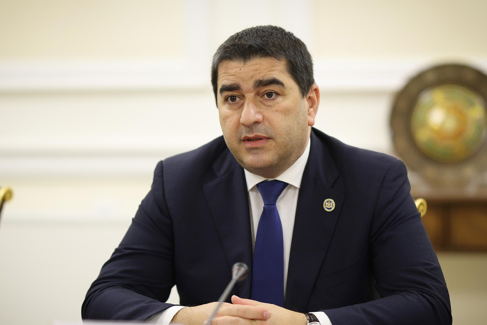 შალვა პაპუაშვილი სომხეთის ეროვნული კრების სპიკერს, ალენ სიმონიანს ტელეფონით ესაუბრა