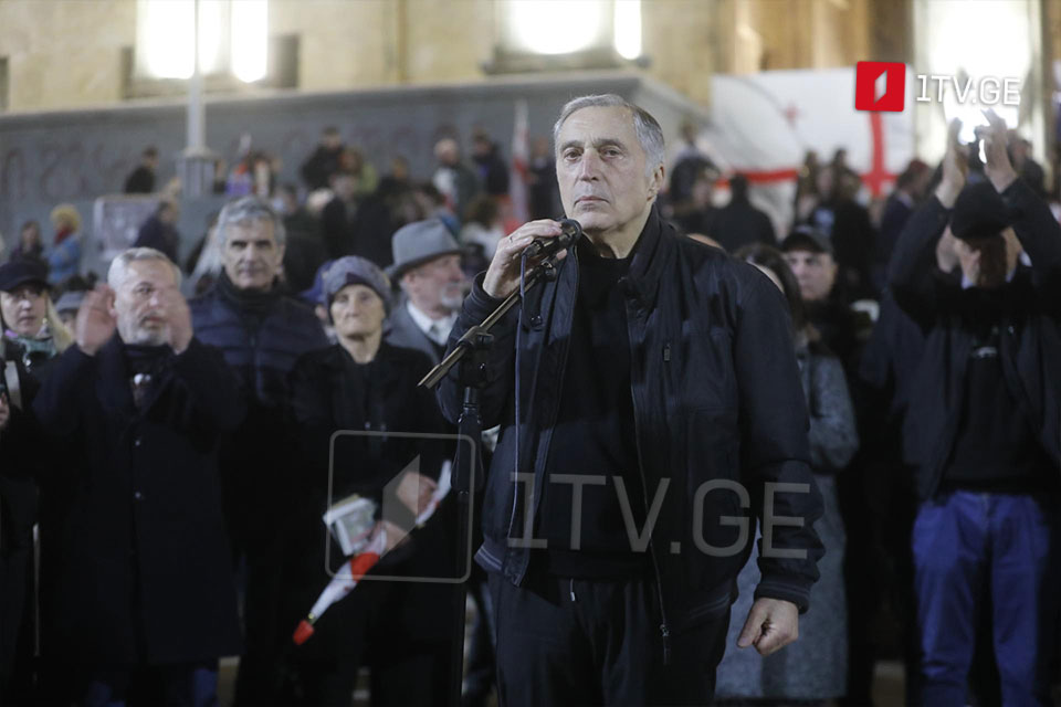 პაატა ბურჭულაძე - გვყავს პრეზიდენტი სალომე ზურაბიშვილის სახით, რომელმაც შეიძლება, სექტემბერში დანიშნოს ლეგიტიმური არჩევნები, უნდა შევქმნათ ცესკო, წინააღმდეგი არ ვართ, „ოცნებამაც“ მიიღოს მონაწილეობა