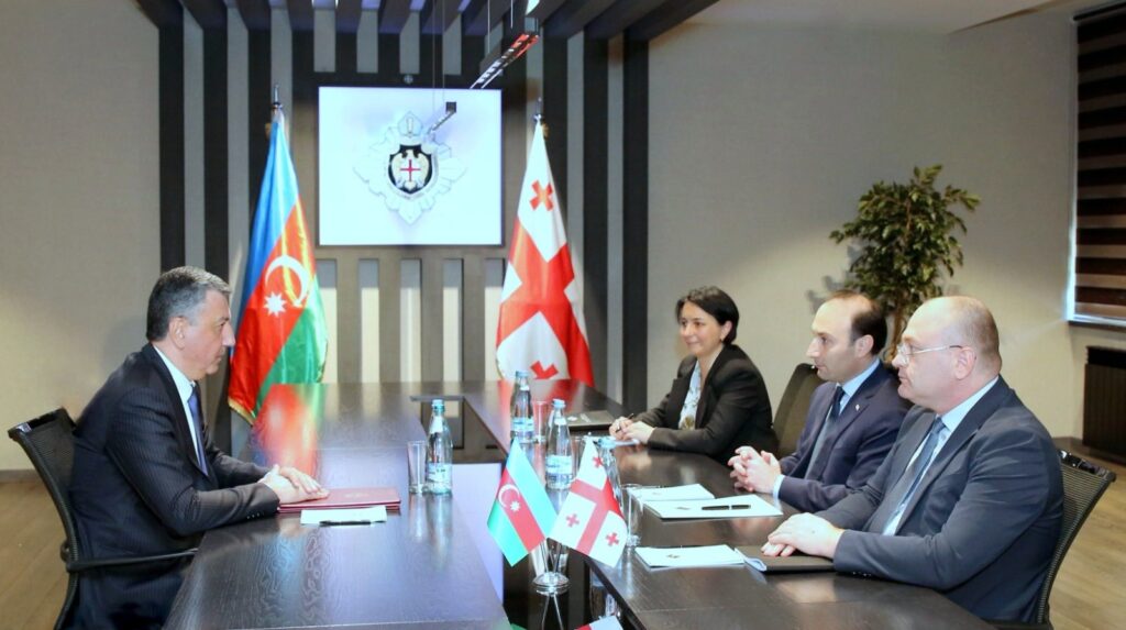 სახელმწიფო უსაფრთხოების სამსახურის უფროსი ანრი ოხანაშვილი საქართველოში აზერბაიჯანის საგანგებო და სრულუფლებიან ელჩს, ფაიგ გულიევს შეხვდა