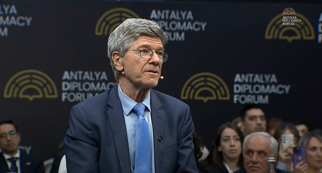 ჯეფრი საქსი - აშშ-სა და ჩინეთს შორის სავაჭრო ომში ჩინეთი იმარჯვებს, რადგან ჩინეთი დიდად არ არის დამოკიდებული აშშ-ის ბაზარზე