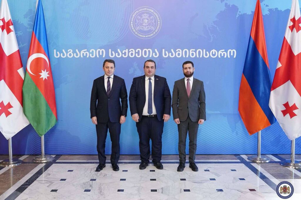 საქართველოს, სომხეთისა და აზერბაიჯანის სამმხრივი შეხვედრის მონაწილეებმა ერთობლივი პრესრელიზი გაავრცელეს