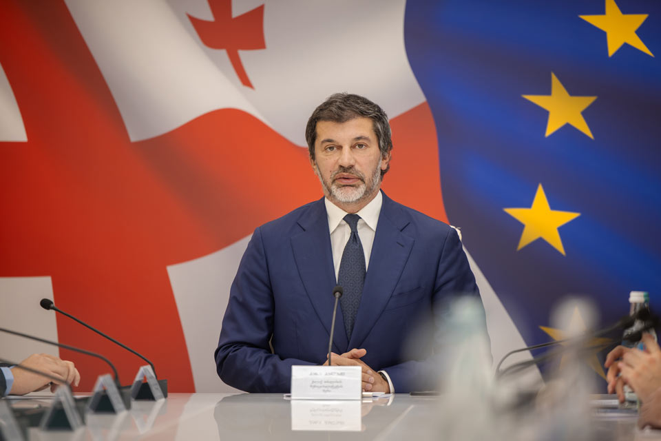 თბილისის საზღვრების აღმნიშვნელი ახალი აბრები დედაქალაქის ოთხ შემოსასვლელთან განთავსდება