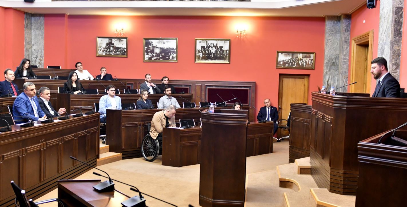 იურიდიულ საკითხთა კომიტეტმა უზენაესი სასამართლოს მოსამართლეობის კანდიდატის კანონმდებლობის მოთხოვნებთან შესაბამისობის დადგენის ხელშეწყობის მიზნით, სამუშაო ჯგუფი შექმნა