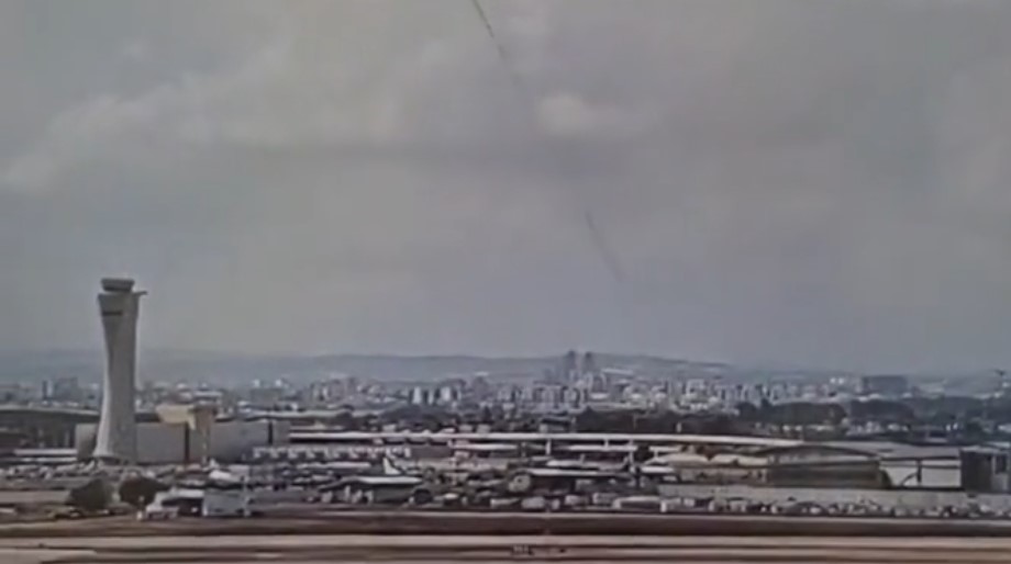 Times of Israel - თელ ავივის ბენ გურიონის აეროპორტის მიმდებარე ტერიტორიაზე „ჰუსიტების“ ბალისტიკური რაკეტა ჩამოვარდა