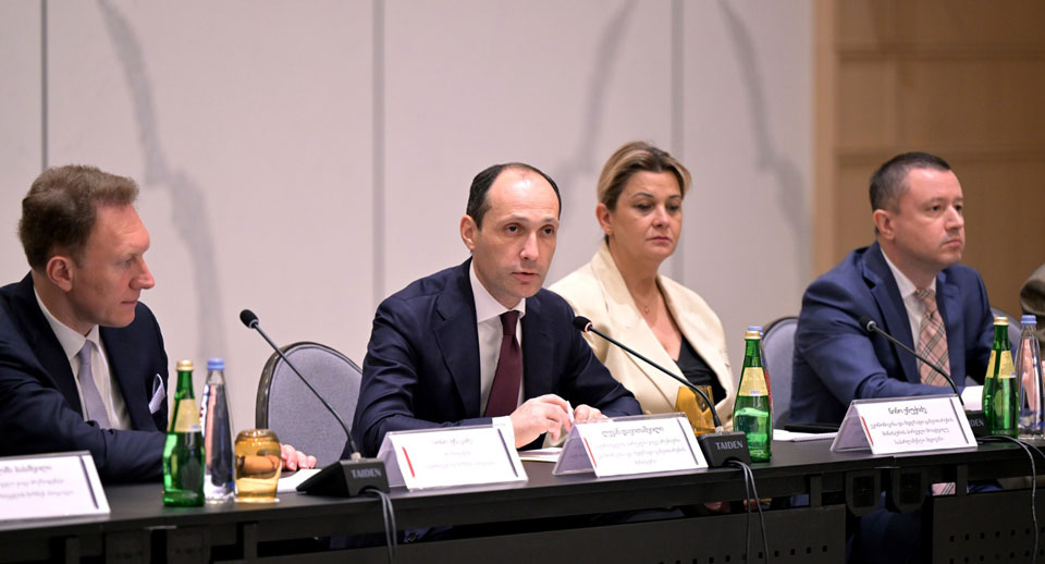 ლევან დავითაშვილი „საქართველოს ბიზნეს ასოციაციის“ წევრი კომპანიების წარმომადგენლებს შეხვდა