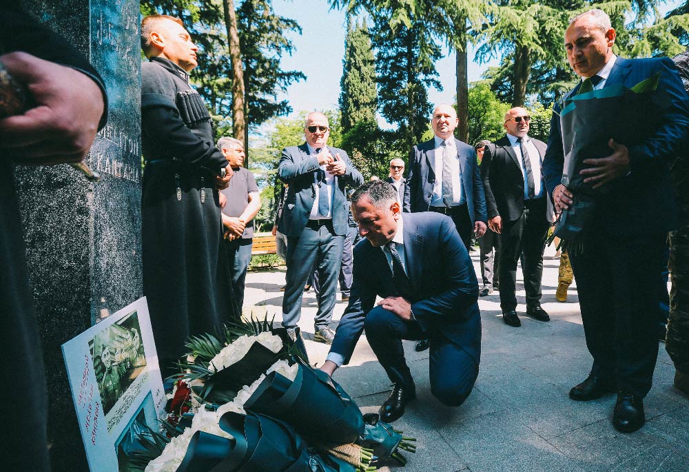 ვახტანგ გომელაურმა მეორე მსოფლიო ომში დაღუპულთა ხსოვნას პატივი მიაგო