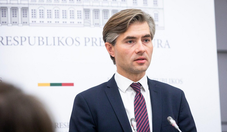 ლიეტუვის საგარეო საქმეთა მინისტრი 9 მაისს რობერტ ფიცოს მოსკოვში ჩასვლას „აბსოლუტურად გაუგებარს“ უწოდებს