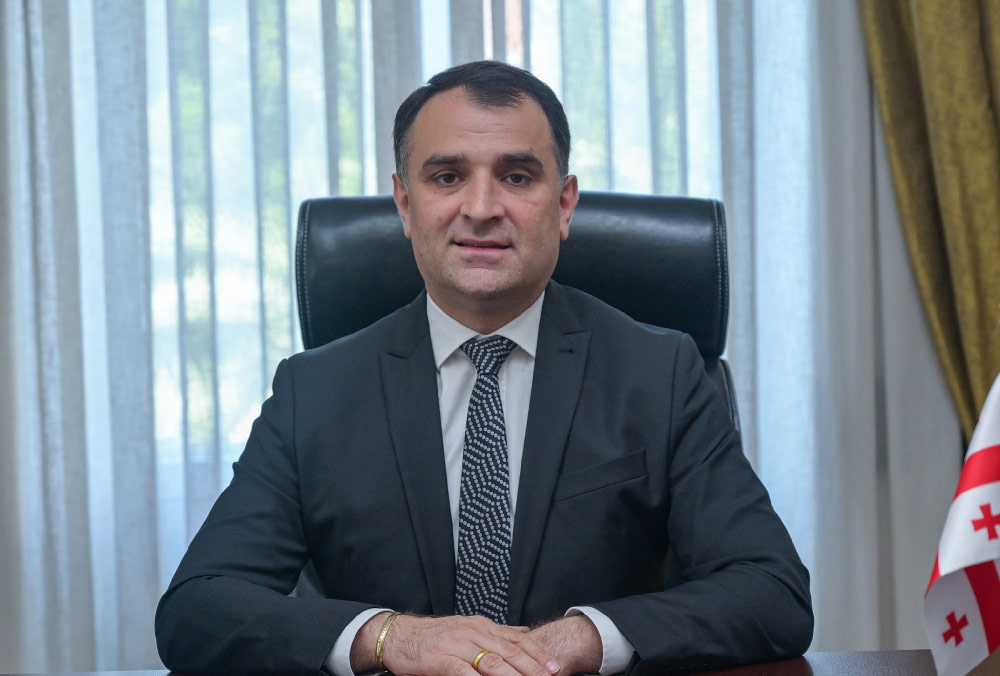 არჩილ ჩიქოვანმა ბათუმის მერის თანამდებობა დატოვა