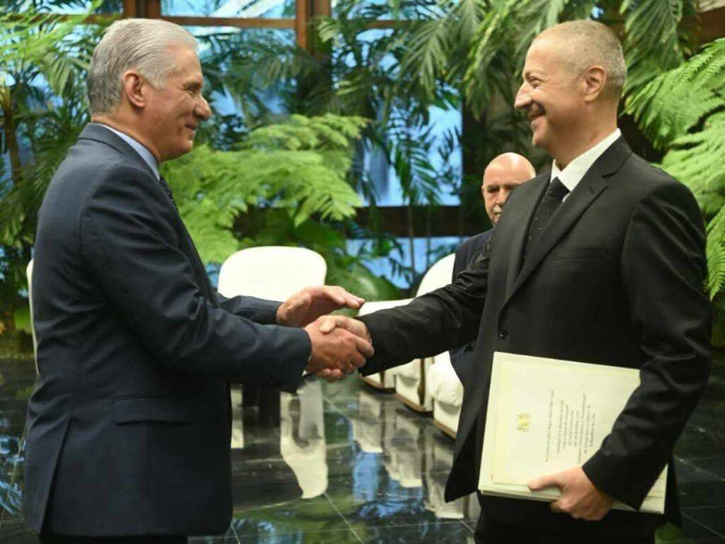კუბისა და გვატემალის რესპუბლიკების პრეზიდენტებს საქართველოს ელჩებმა რწმუნებათა სიგელები გადასცეს
