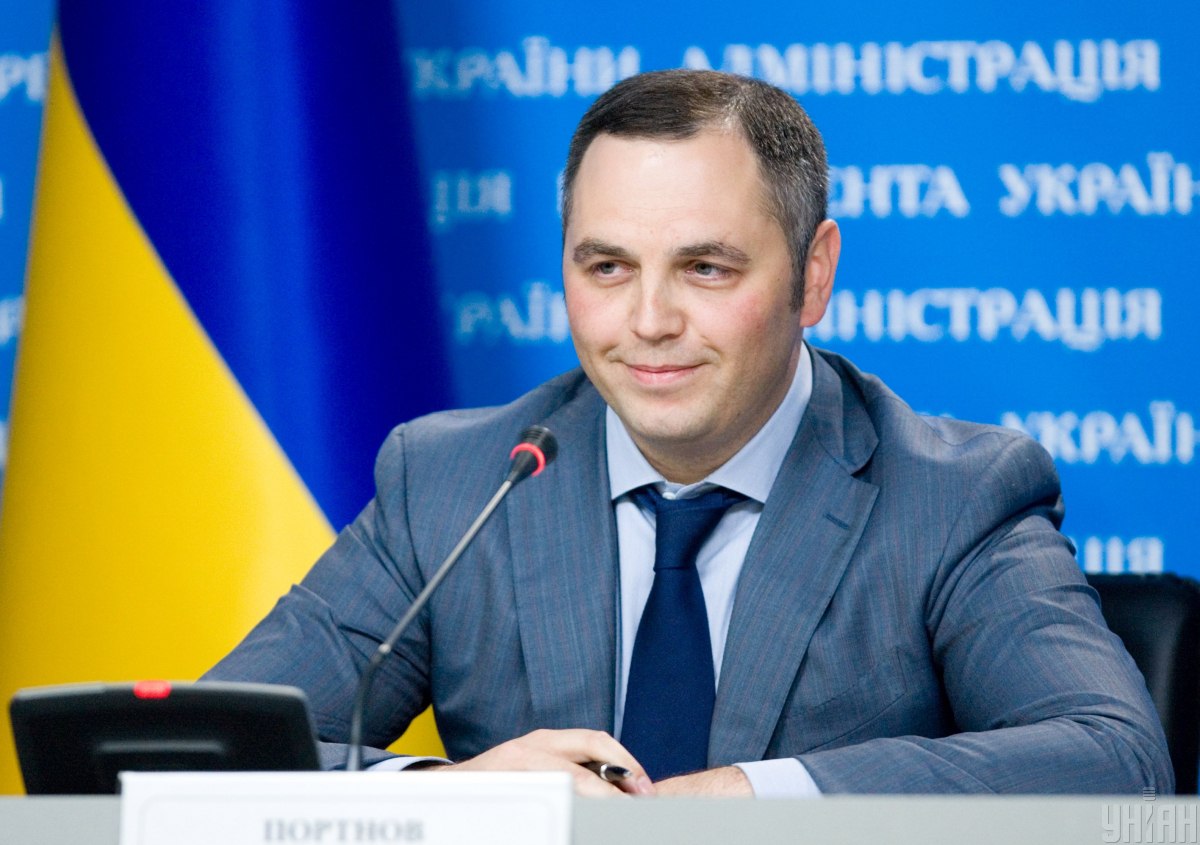 Советник Президента - руководитель Главного управления по вопросам судоустройства Администрации Президента Украины Андрей Портнов во время брифинга, в Киеве, в пятницу, 16 сентября 2011 г. На брифинге Портнов сказал, что Президент Украины предлагает отменить наказание в виде лишения свободы за совершение экономического преступления. Фото Михаила Маркива / POOL/ УНИАН