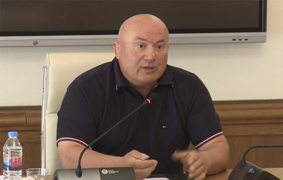 ალექსანდრე მეგუთნიშვილი - დავით კოდუამ მითხრა, ჩვენ ვინც წინ დაგვიდგება, ყველას კისრებს დავამტვრევთ, ნაკვეთი უნდა გადმოგვიფორმოთო, ის პერიოდი იყო, როცა მათ ცა ქუდად არ მიაჩნდათ და დედამიწა - ქალამნად