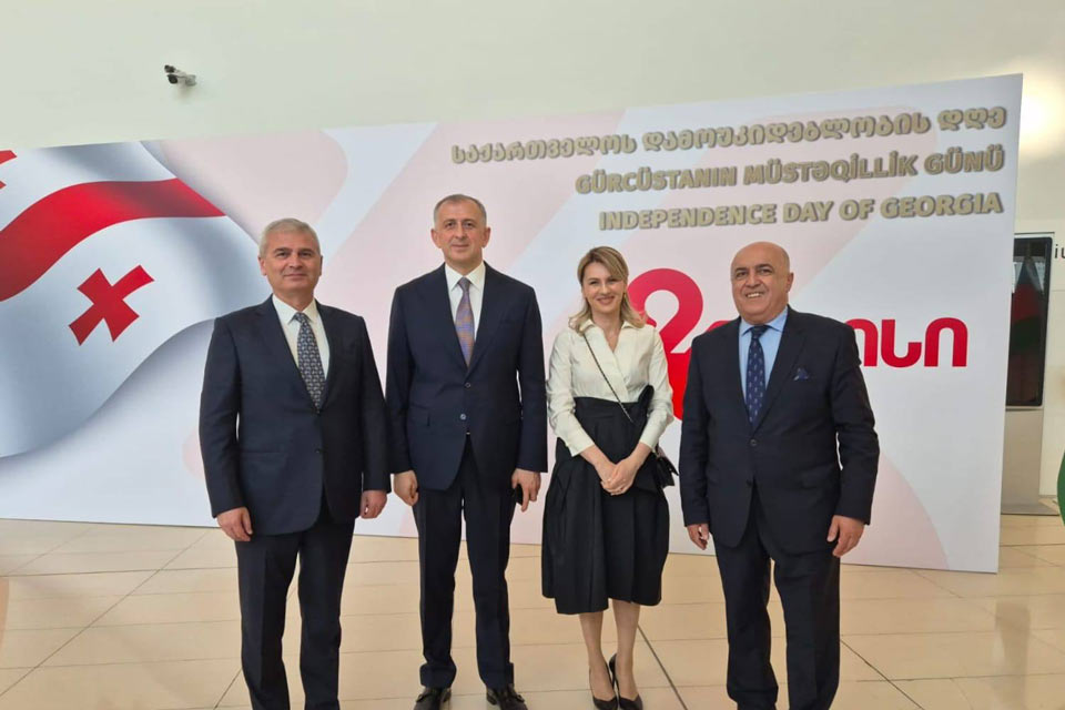 ზაზა ლომინაძე და ირაკლი ქადაგიშვილი ბაქოში საქართველოს დამოუკიდებლობის დღისადმი მიძღვნილ საზეიმო კონცერტს დაესწრნენ