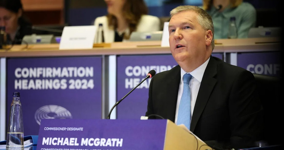 ევროკომისარი მაიკლ მაკგრატი - ევროკავშირი უნგრეთში კანონის უზენაესობის მდგომარეობასთან დაკავშირებით სერიოზულ შეშფოთებას გამოთქვამს