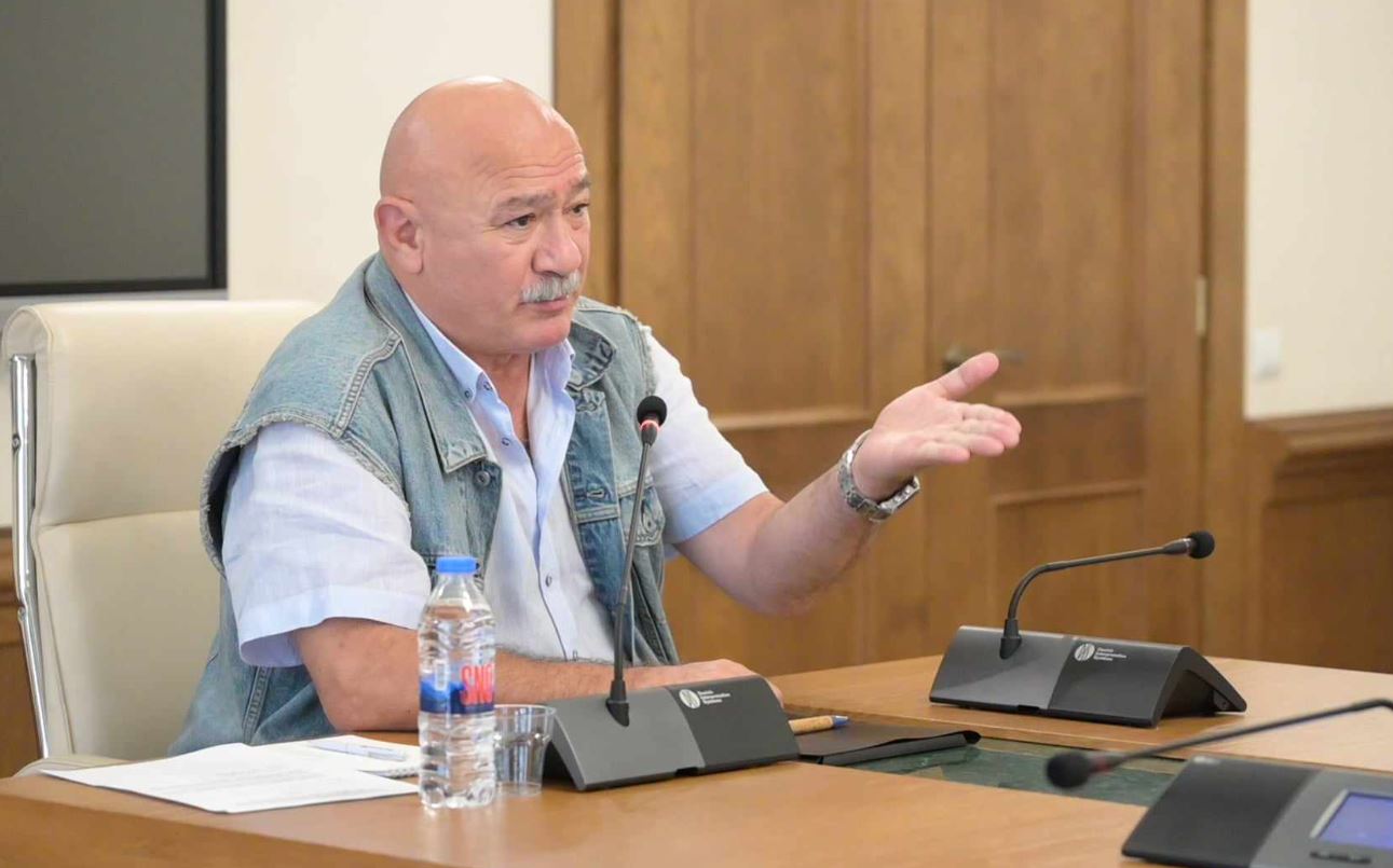 ვასილ მაღლაფერიძემ დროებით საგამოძიებო კომისიას 7 ნოემბრის აქციის დარბევასთან დაკავშირებულ თათბირზე გაკეთებული აღწერა გააცნო, რომელიც კომისიის დასკვნას ოფიციალურ დოკუმენტად დაერთვება