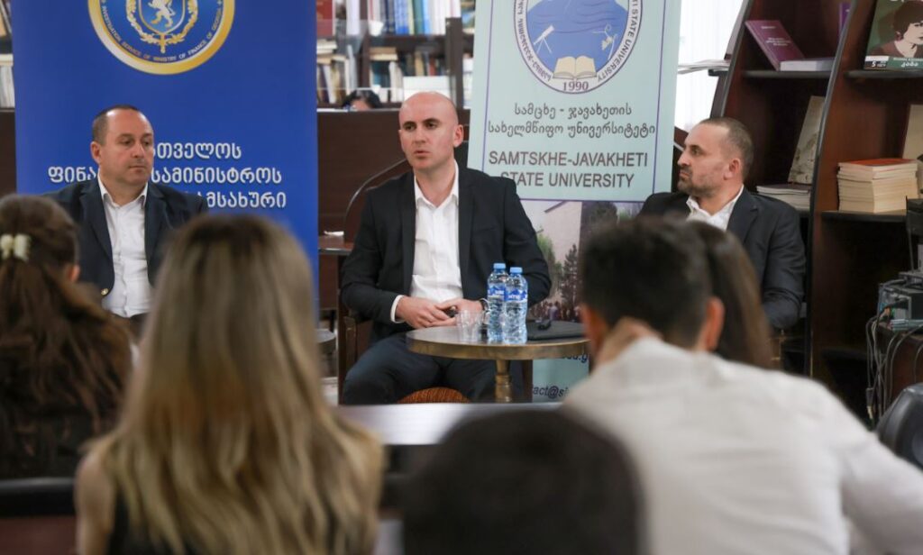 სტაჟირების პროგრამის შესახებ სტუდენტებთან შეხვედრები გრძელდება