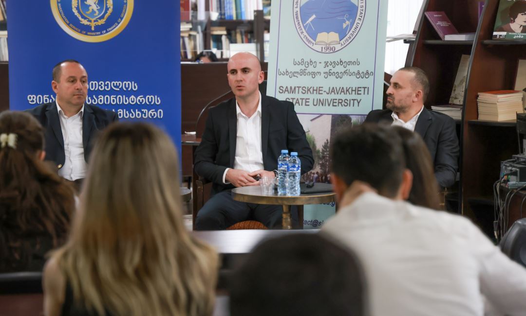 სტაჟირების პროგრამის შესახებ სტუდენტებთან შეხვედრები გრძელდება