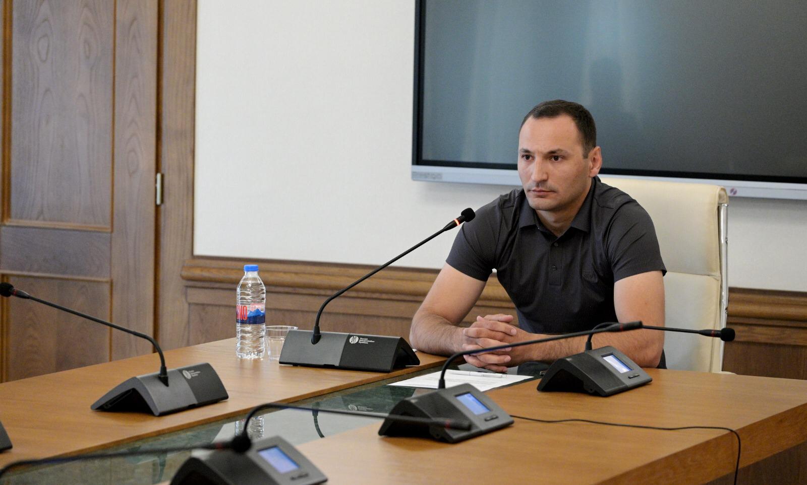 საგამოძიებო კომისიის სხდომა