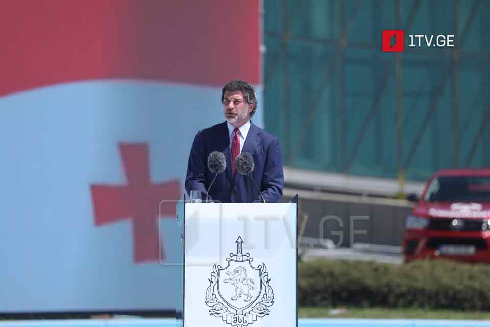 კახა კალაძე - პოლიციელები, მეხანძრე-მაშველები, მესაზღვრეები, ყველა, ვინც 24 საათის განმავლობაში სახელმწიფოს სადარაჯოზე დგას, ღირსეულ სამუშაო პირობებს საჭიროებს