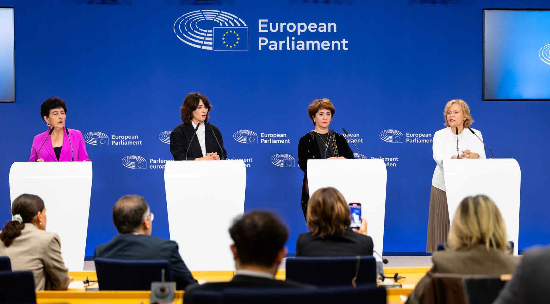 ქეთი ხუციშვილმა, ეკა გიგაურმა და ნინო ევგენიძემ, რასა იუკნევიჩიენესთან ერთად, ევროპარლამენტში პრესკონფერენცია გამართეს