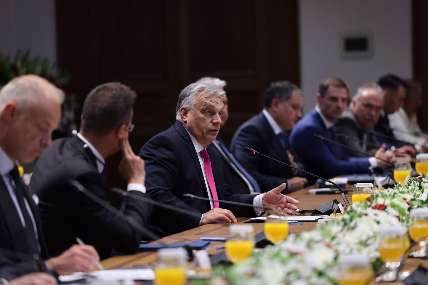 ვიქტორ ორბანმა ირაკლი კობახიძეს მიმართა - ევროპული ეკონომიკა ახლა ძალიან ზიანდება, დიდი მიღწევაა, თუ ვინმეს აქვს 1%-ზე მეტი ეკონომიკური ზრდა, თქვენი 7%-იანი ზრდა არის გალაქტიკური მოვლენა, ეს თქვენი ძალისხმევის შედეგია
