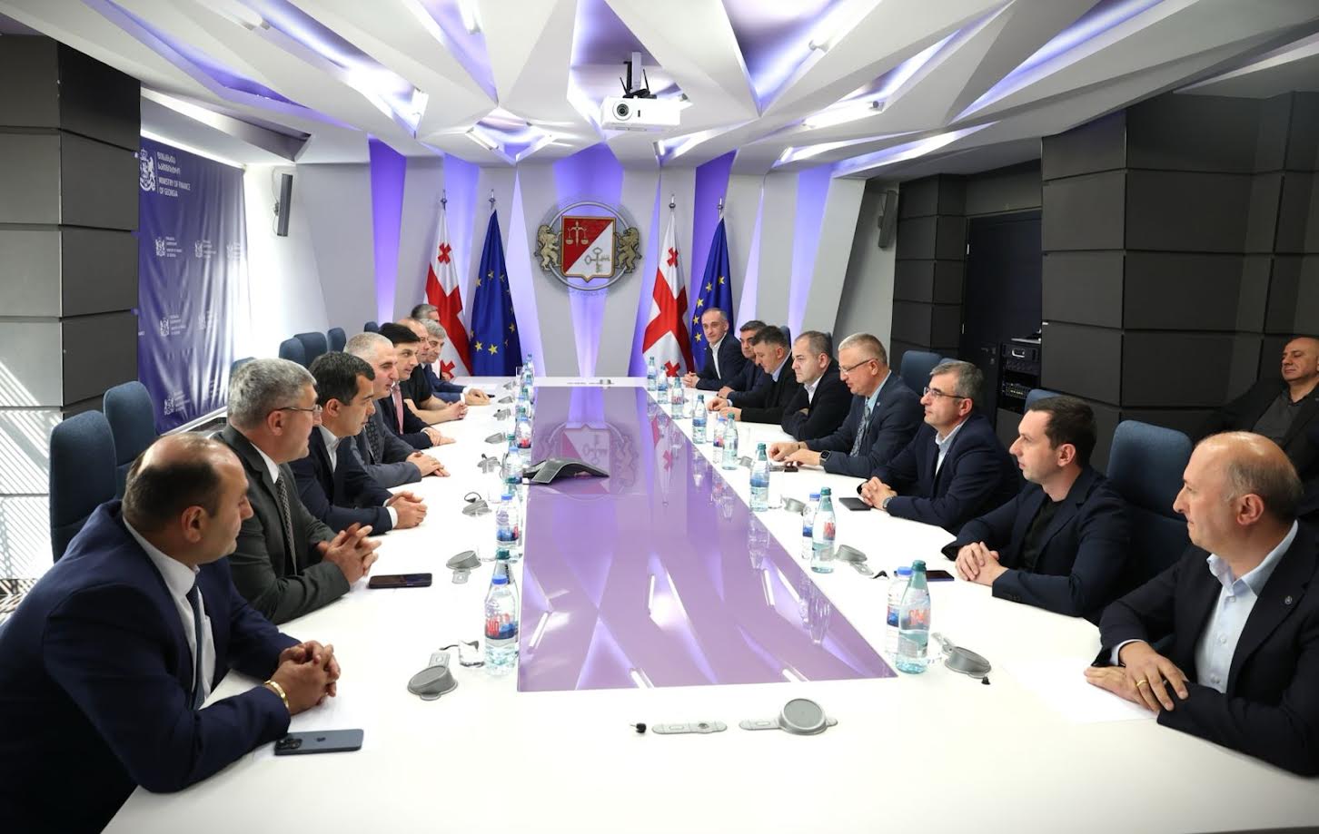 ფინანსთა მინისტრმა, ლაშა ხუციშვილმა შემოსავლების სამსახურის ახალი ხელმძღვანელი ირაკლი ბერაია წარადგინა