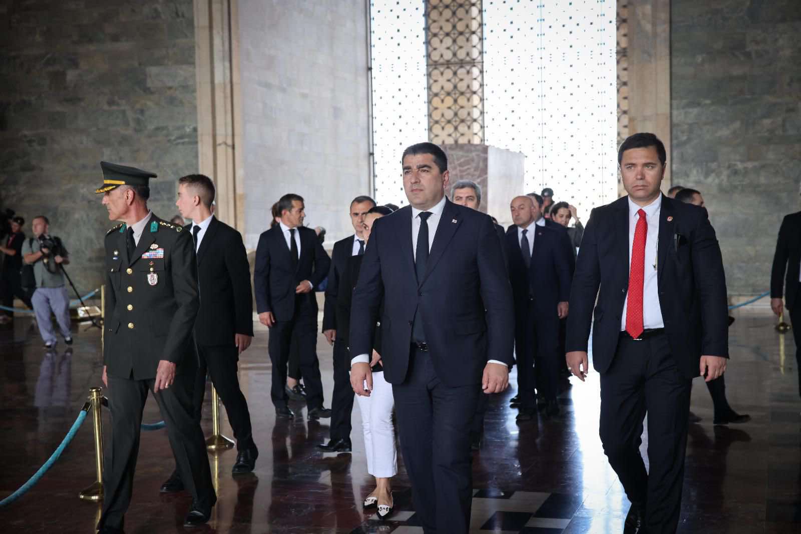 შალვა პაპუაშვილმა მუსტაფა ქემალ ათათურქის საფლავი გვირგვინით შეამკო