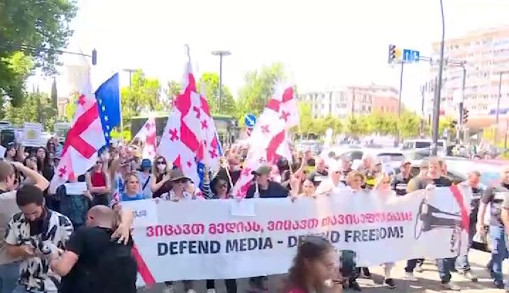 ავლაბრის მეტროდან კომუნიკაციების კომისიამდე აქცია-მსვლელობა გაიმართა
