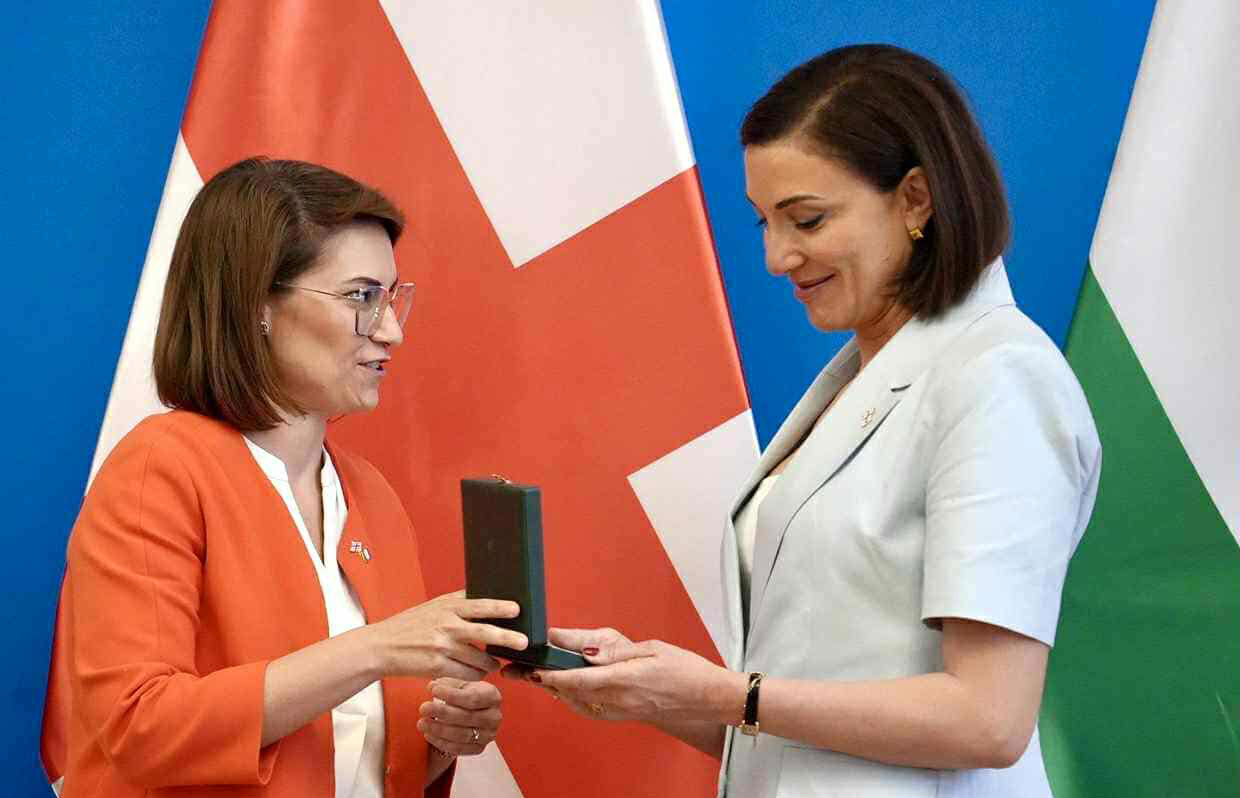 უნგრეთის პრეზიდენტის, ტამაშ შუიოკის გადაწყვეტილებით, საქართველოს ელჩი თამარ ლილუაშვილი სახელმწიფო ჯილდოზე - „უნგრეთის ღირსების ორდენის მეთაურის ჯვარი“ წარადგინეს